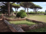 07801 ostia - regio iv - insula i - campo della magna mater - bli ri sueden - im vordergrund - botteghe (iv,i,9) - 06-2024.jpg